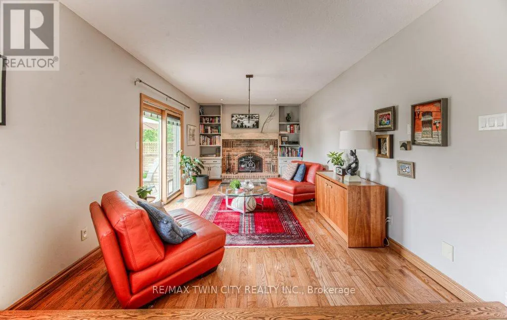 482 APPLEDALE CRESCENT