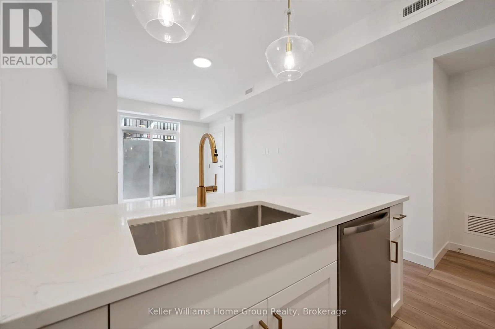 137 - 824 WOOLWICH STREET, #137