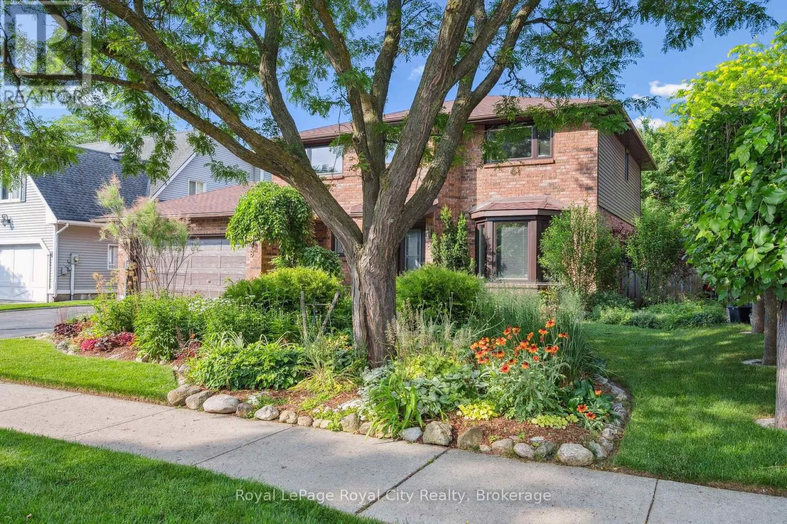 8 FORSTER DRIVE