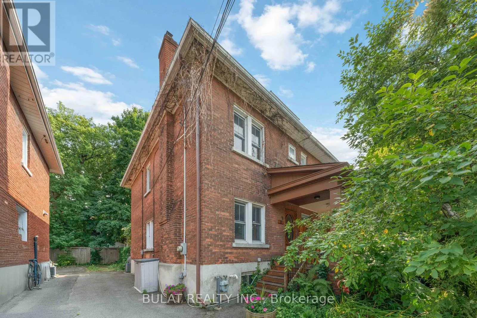 16 FOSTER STREET