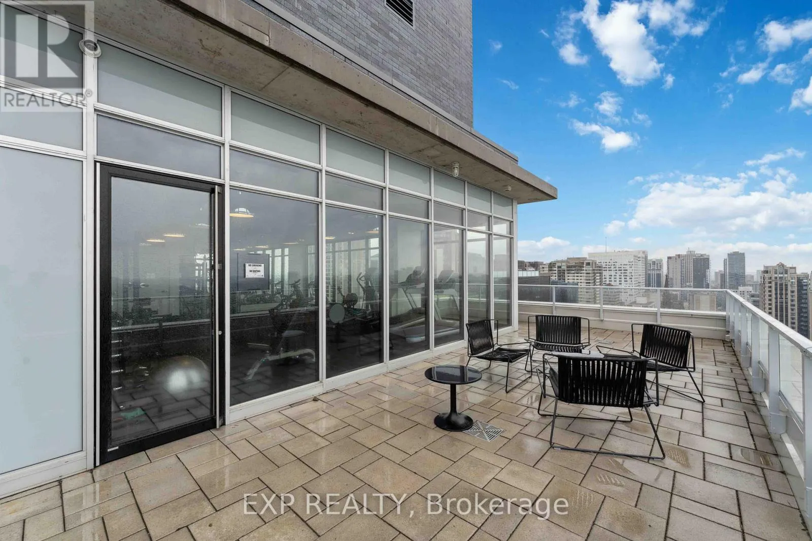 206 - 255 BAY STREET
