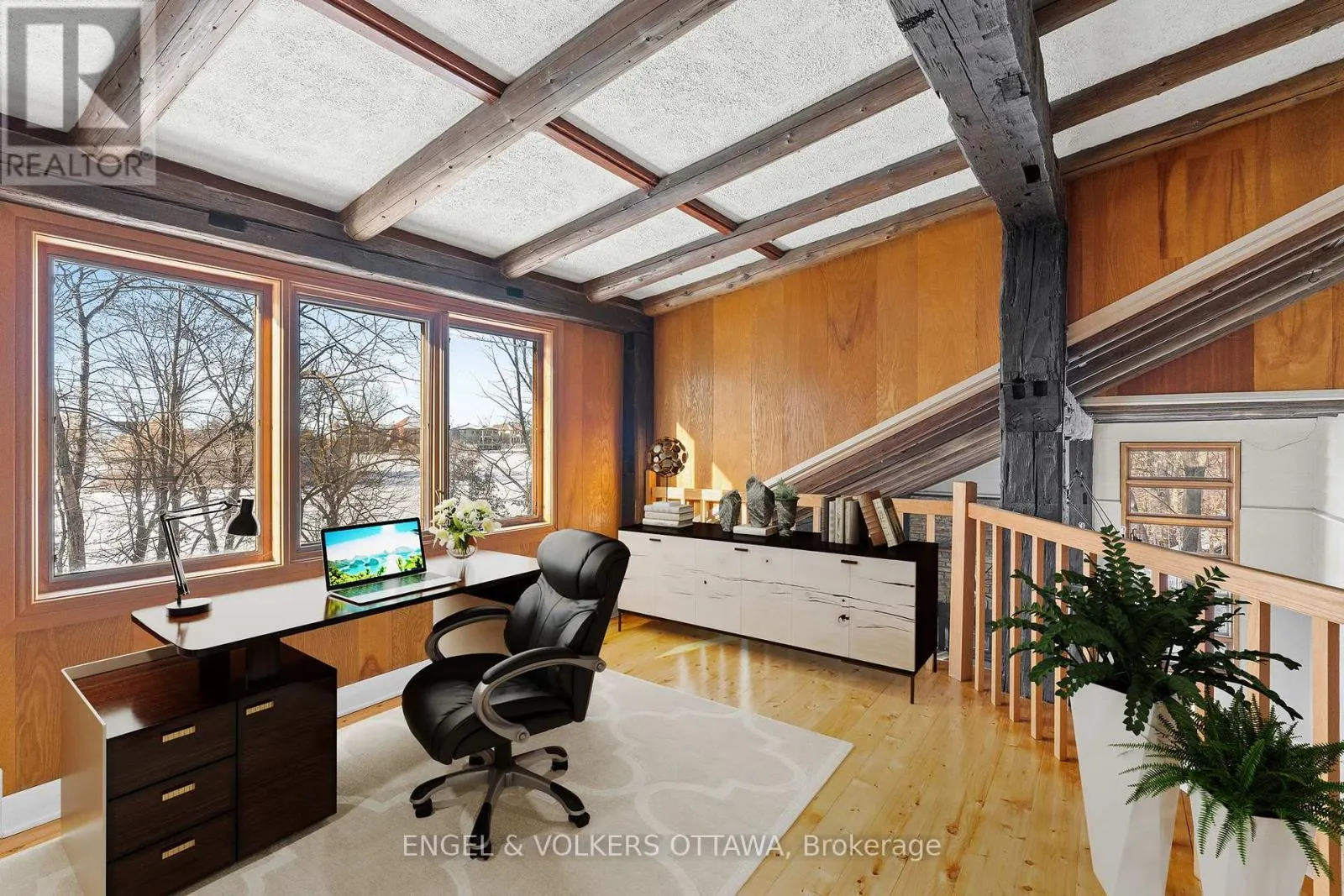 32 RYEBURN DRIVE