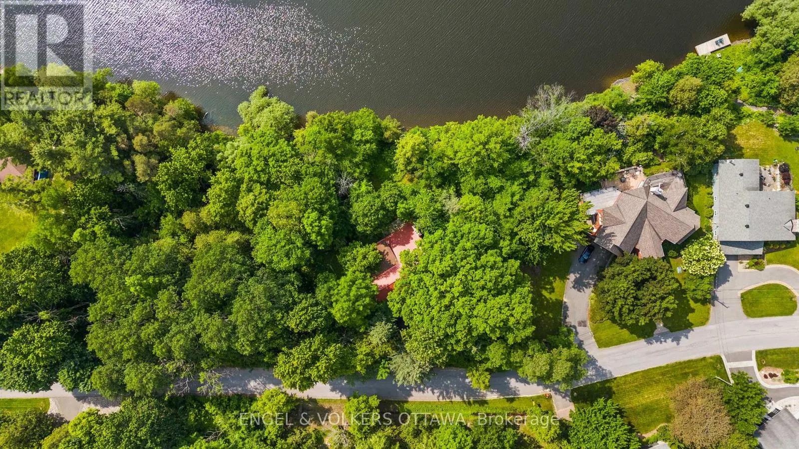 32 RYEBURN DRIVE