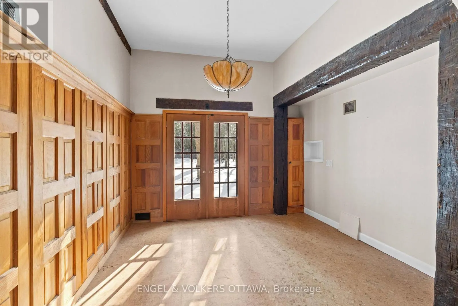 32 RYEBURN DRIVE