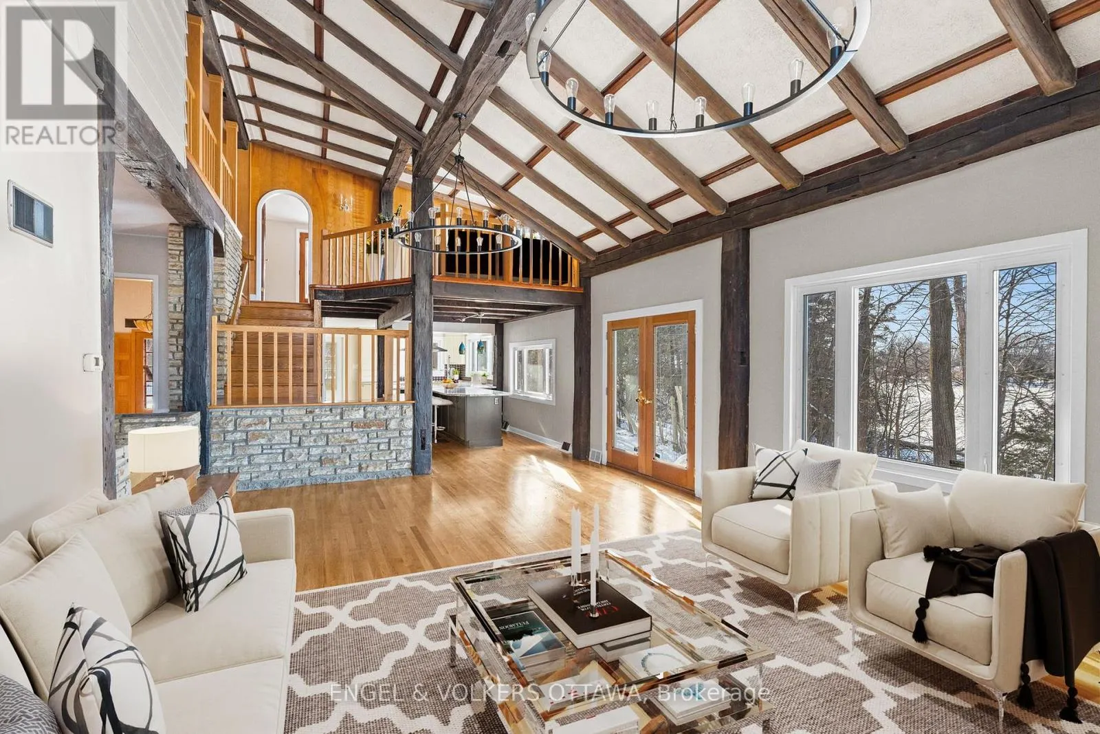 32 RYEBURN DRIVE