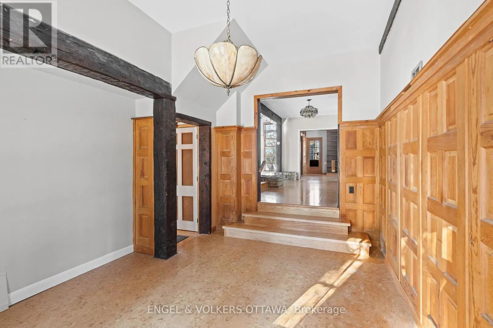 32 RYEBURN DRIVE