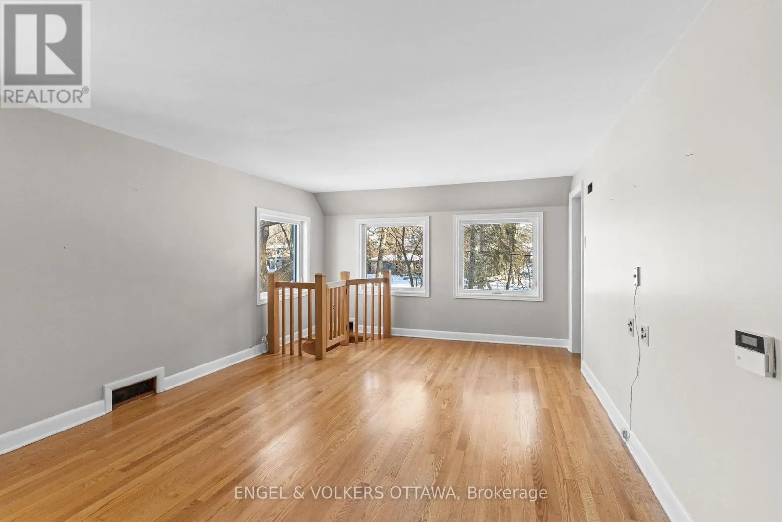 32 RYEBURN DRIVE