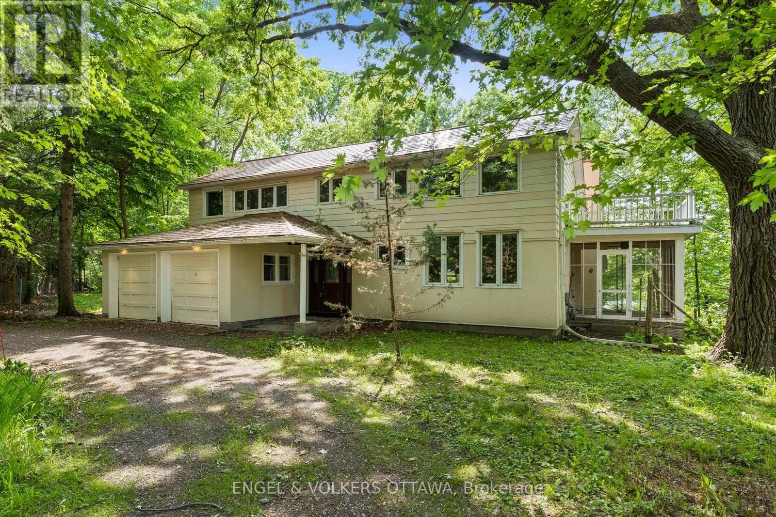 32 RYEBURN DRIVE