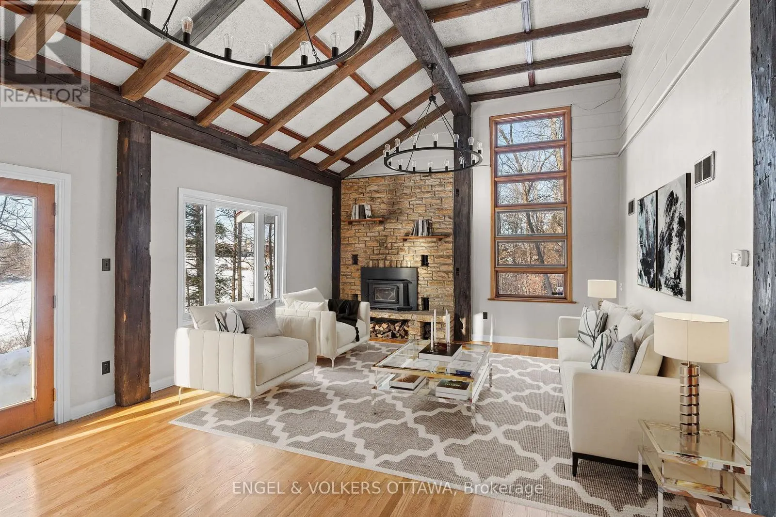 32 RYEBURN DRIVE