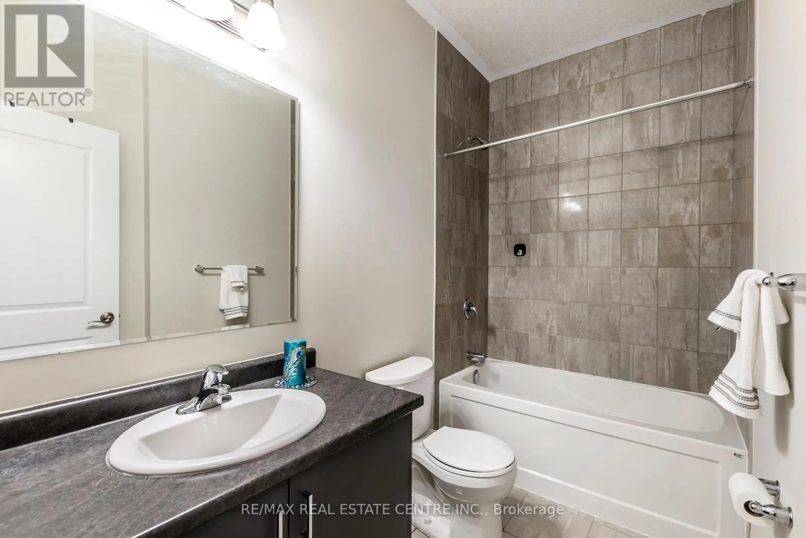 95 - 25 ISHERWOOD AVENUE