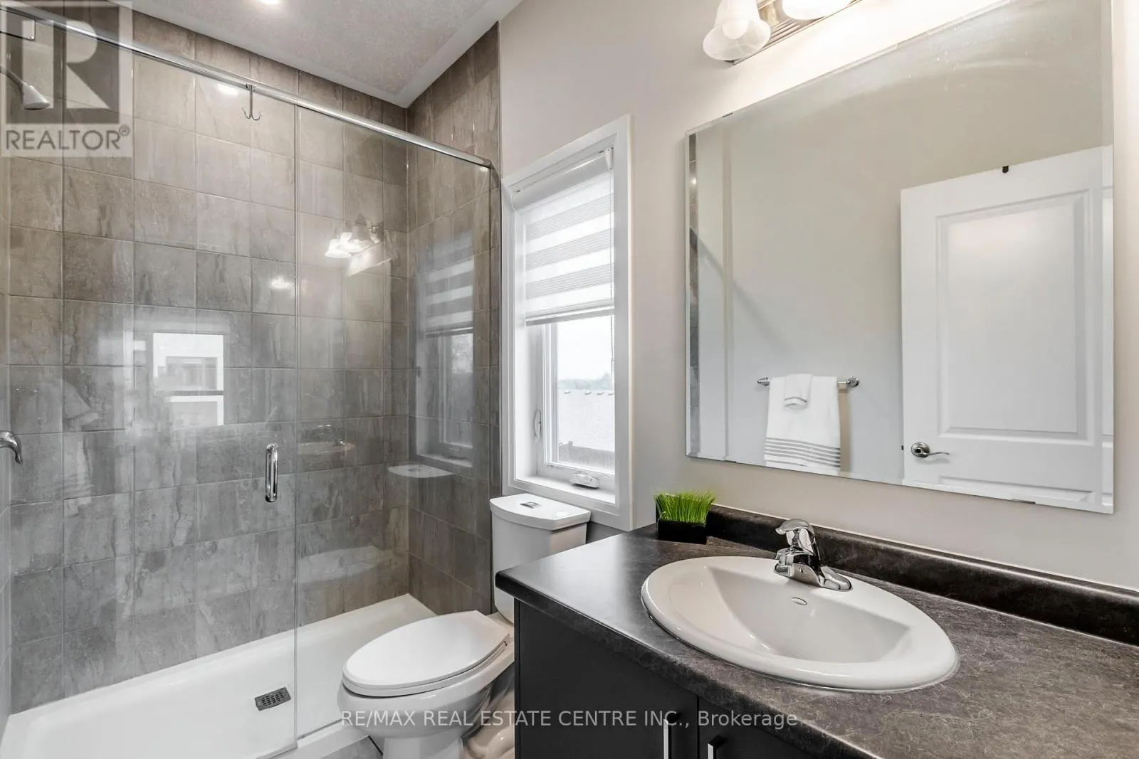 95 - 25 ISHERWOOD AVENUE