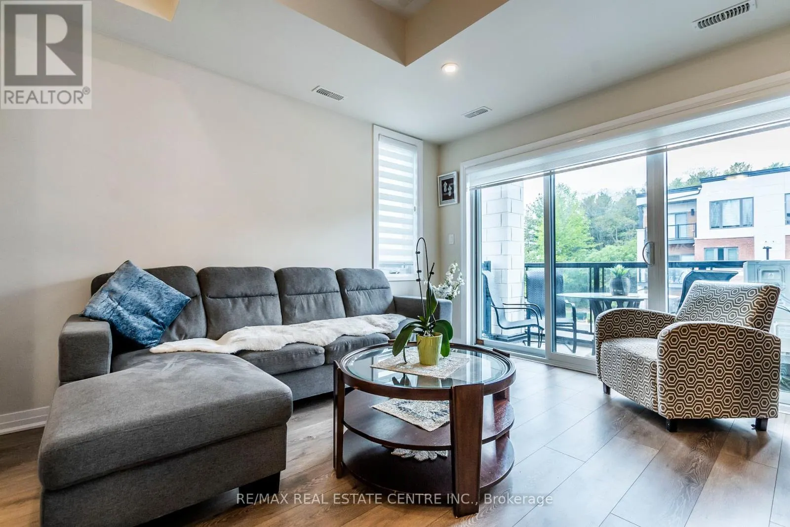95 - 25 ISHERWOOD AVENUE
