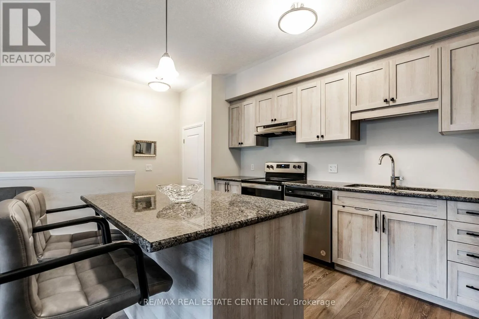 95 - 25 ISHERWOOD AVENUE