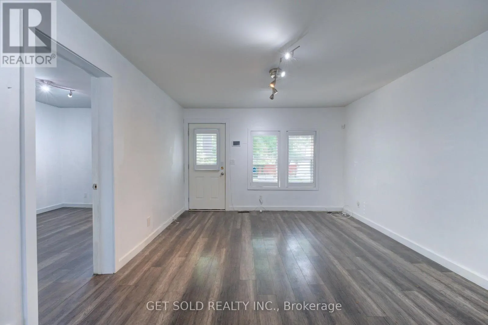 37 MAPLECREST AVENUE