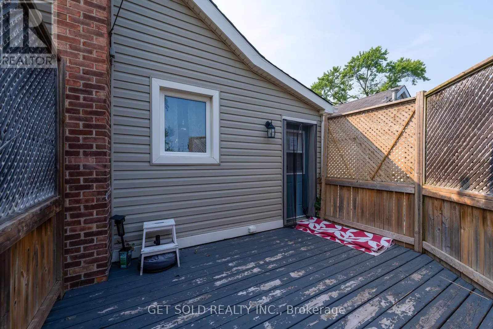 37 MAPLECREST AVENUE