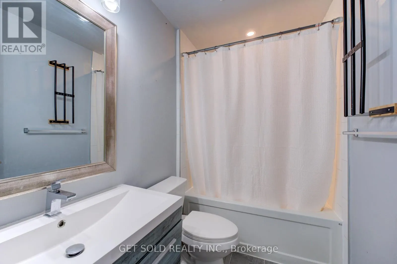37 MAPLECREST AVENUE