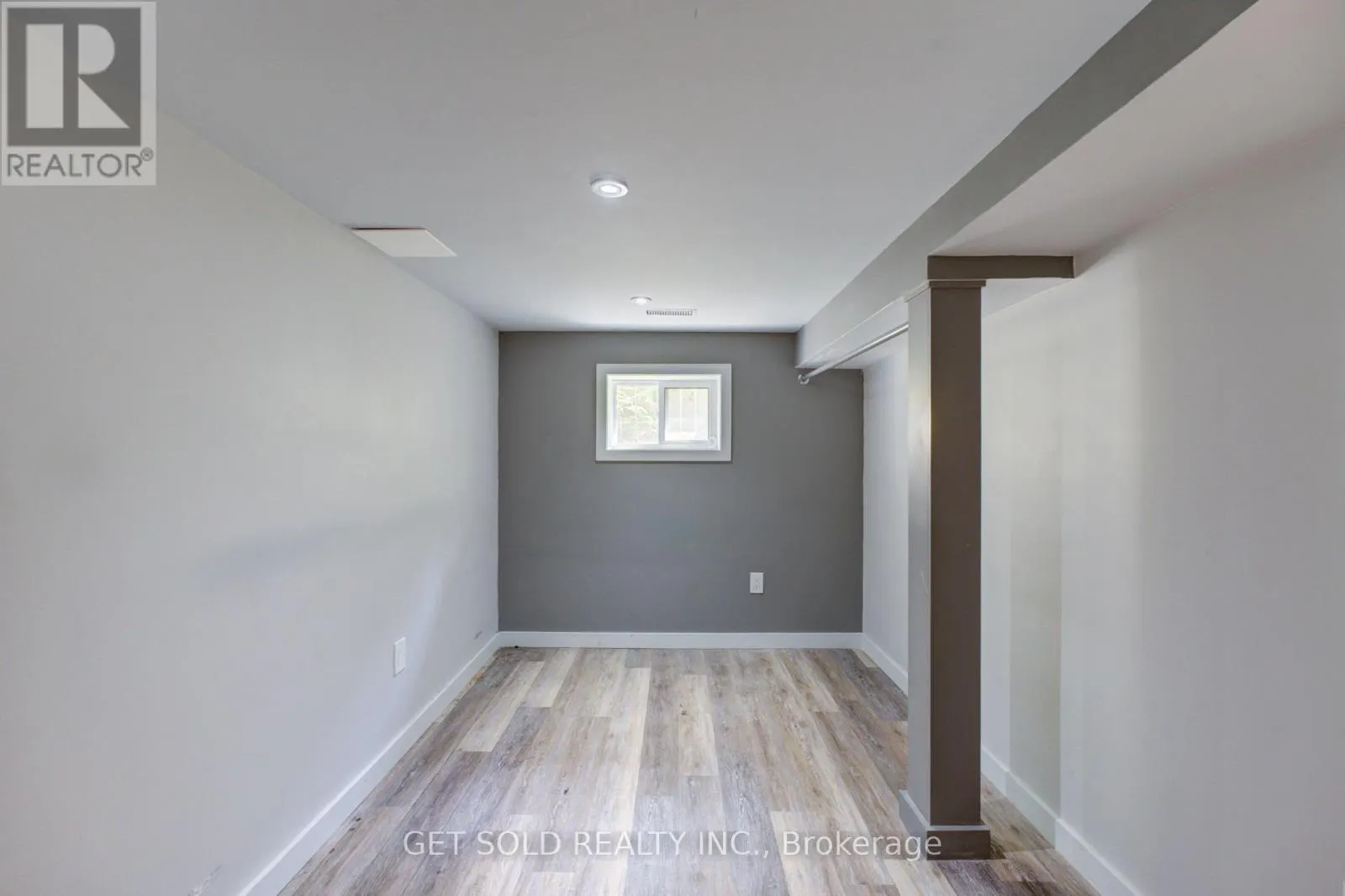 37 MAPLECREST AVENUE