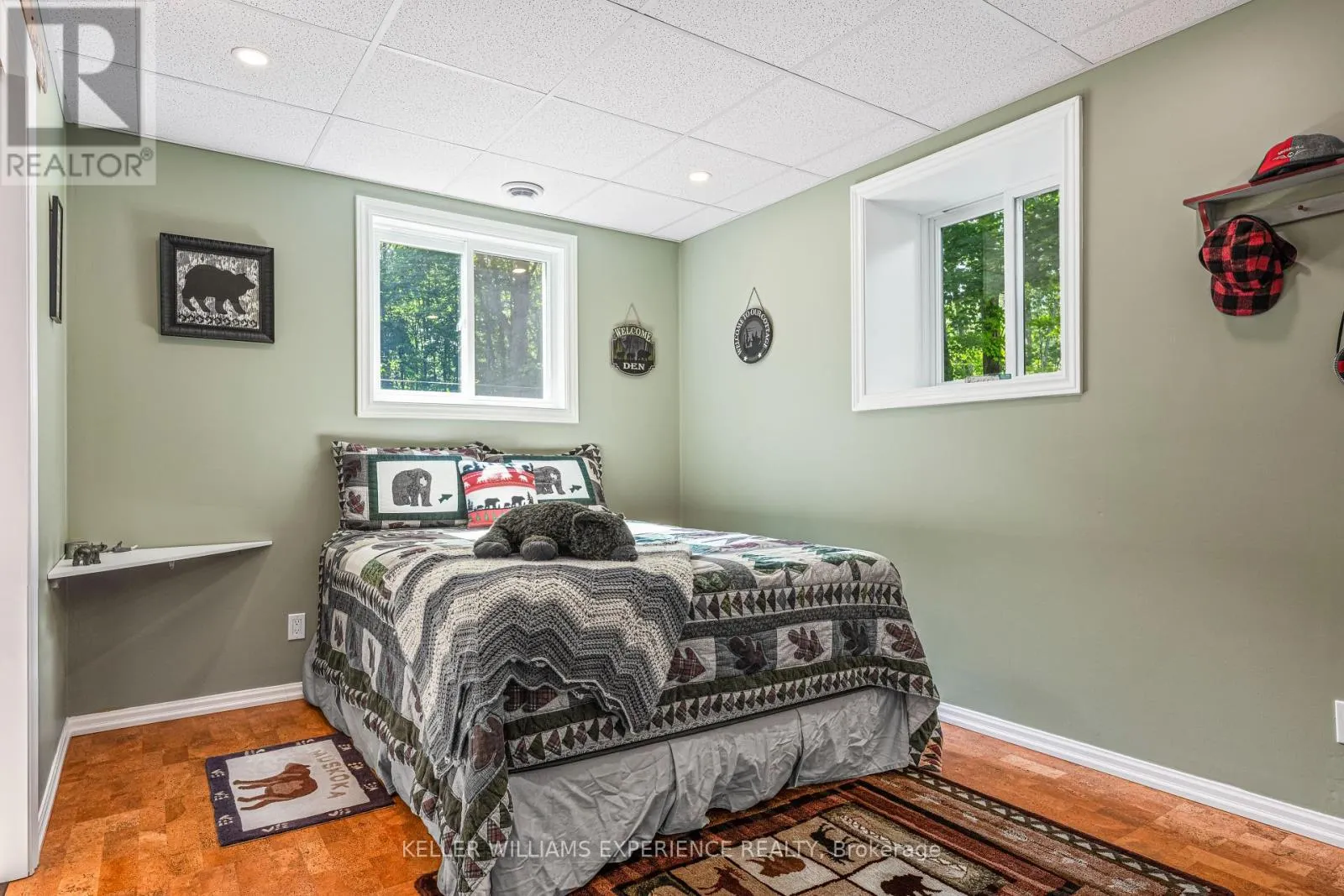 121 YONGE STREET S