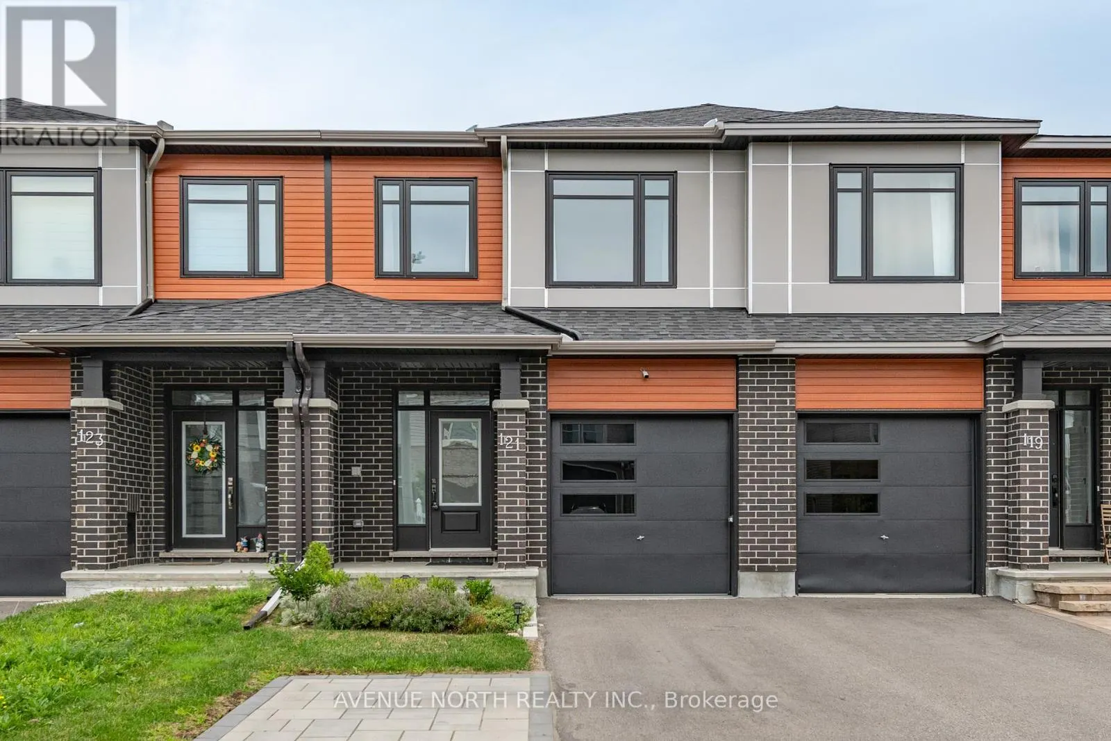 121 ANGELONIA CRESCENT