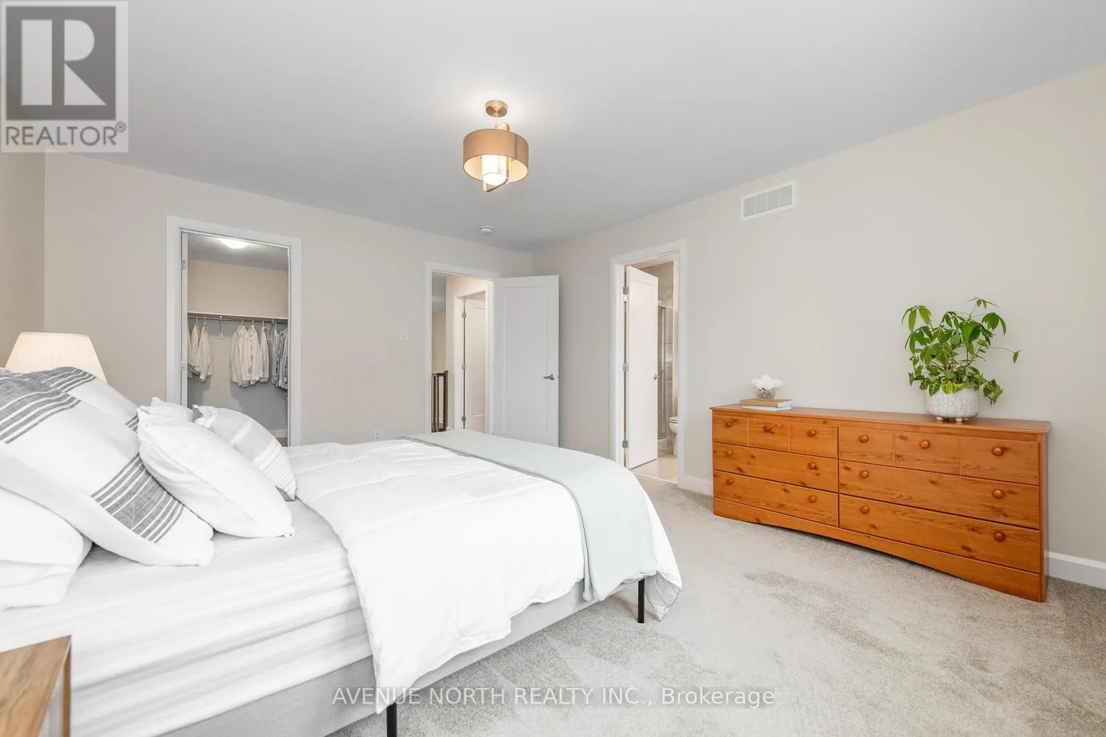 121 ANGELONIA CRESCENT