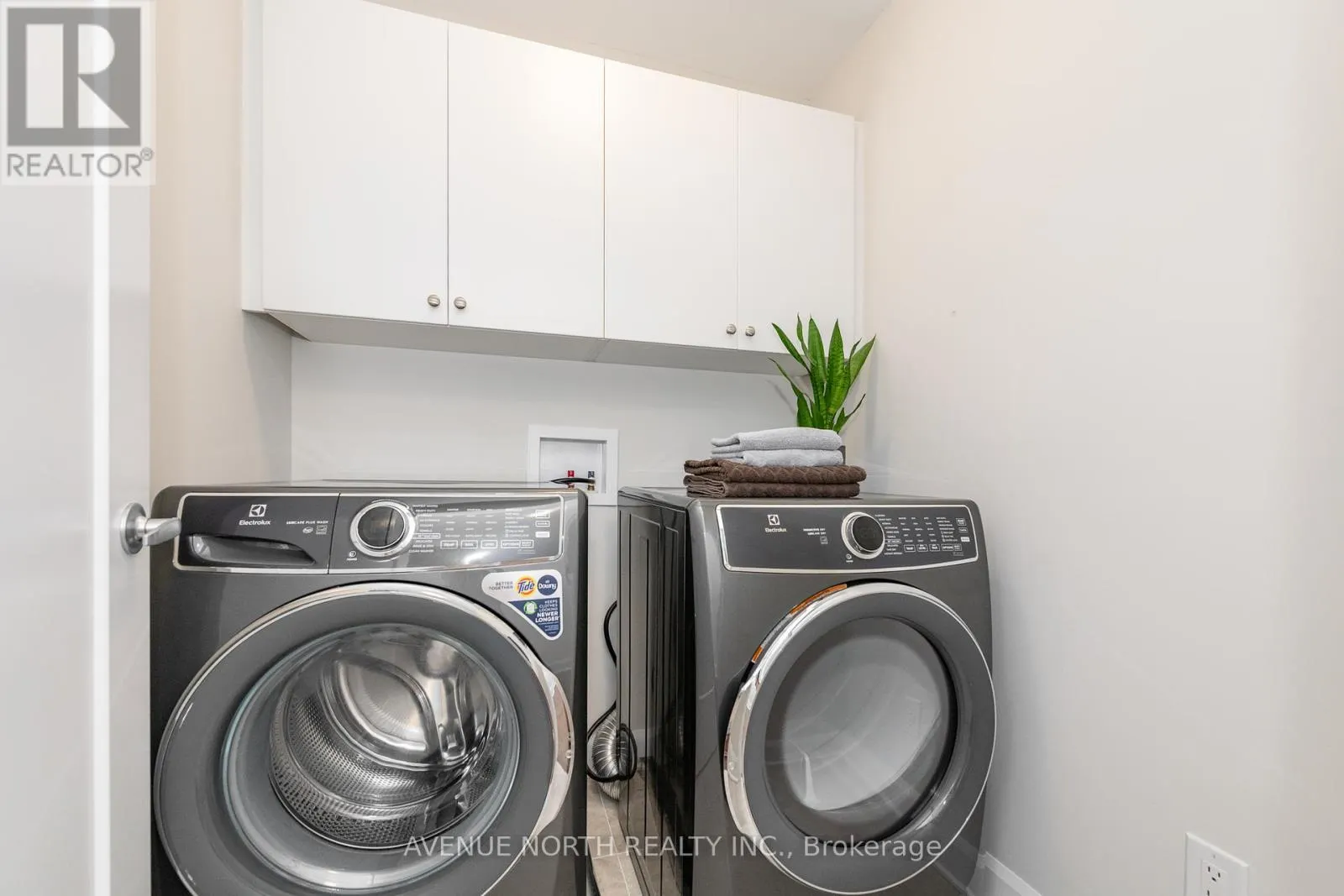 121 ANGELONIA CRESCENT