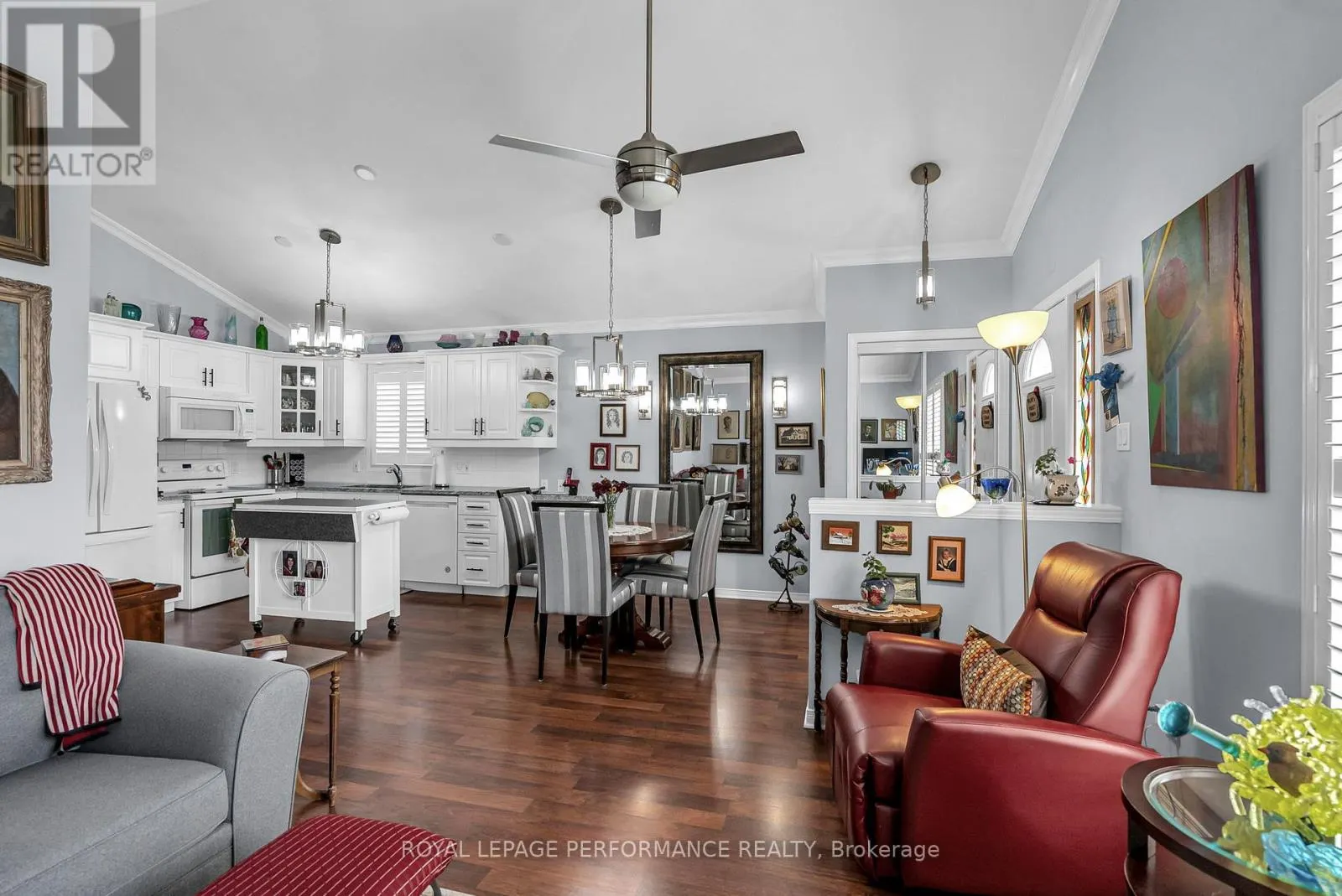 1526 FRANK COURT