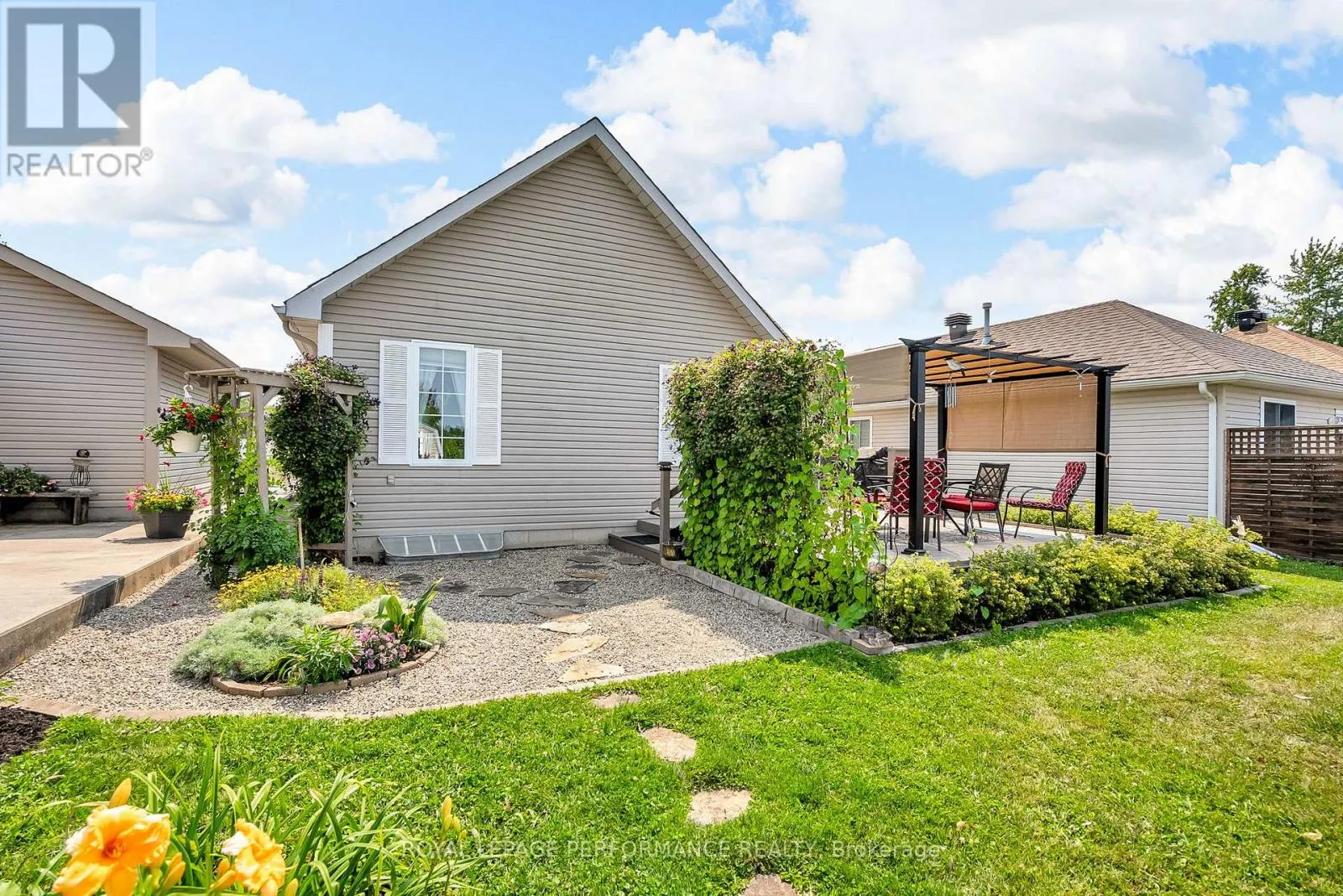 1526 FRANK COURT
