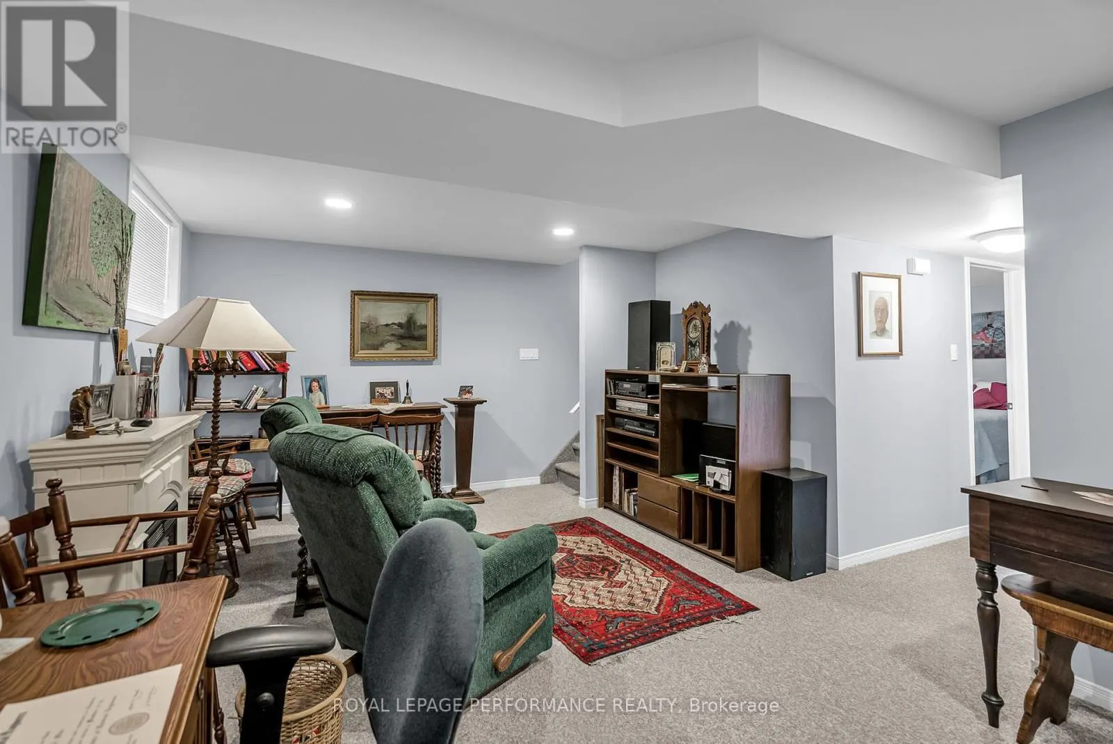 1526 FRANK COURT