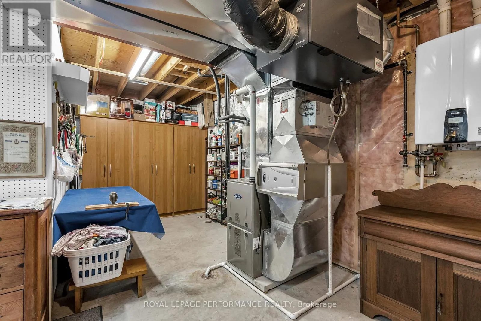 1526 FRANK COURT