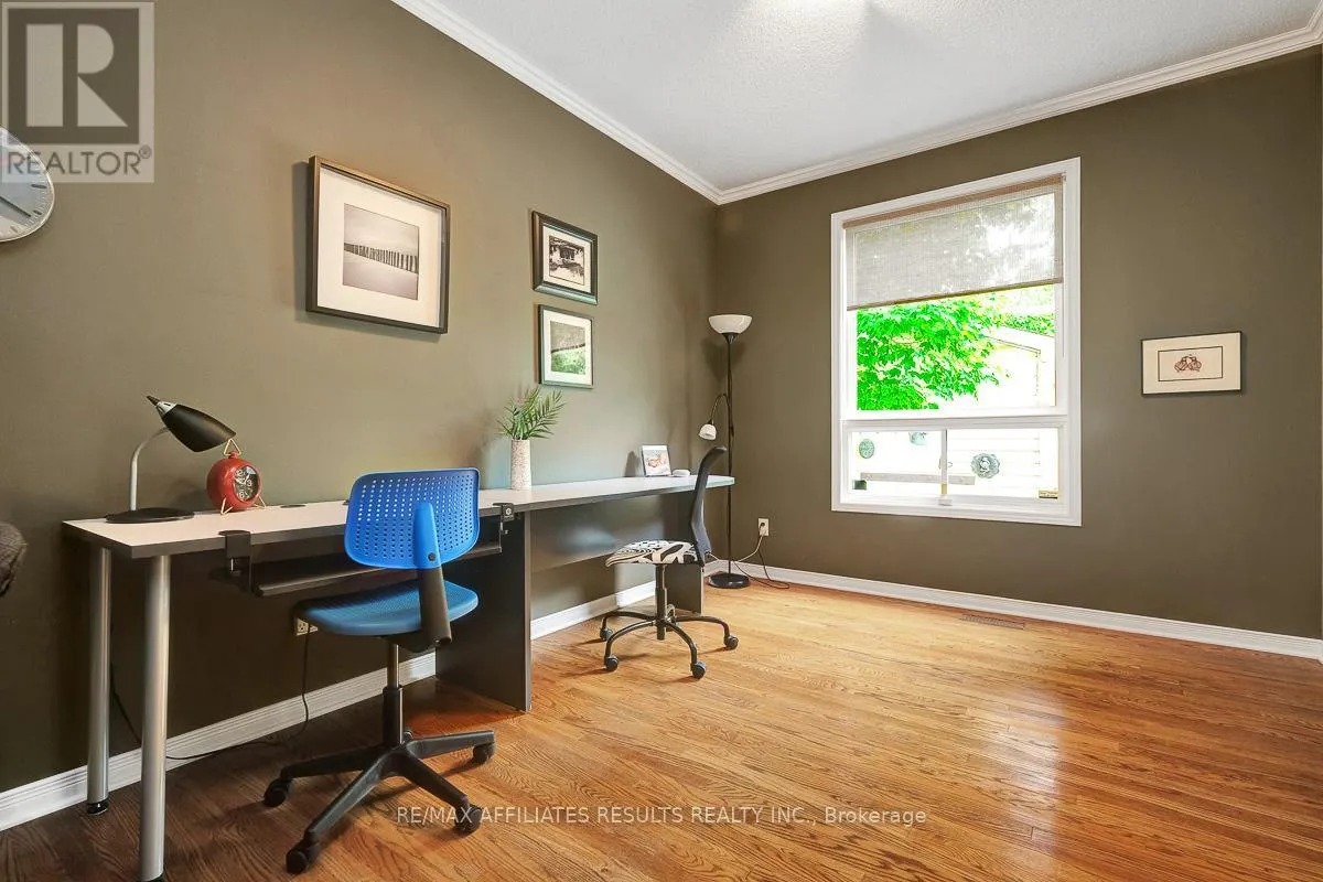 35 CRANTHAM CRESCENT