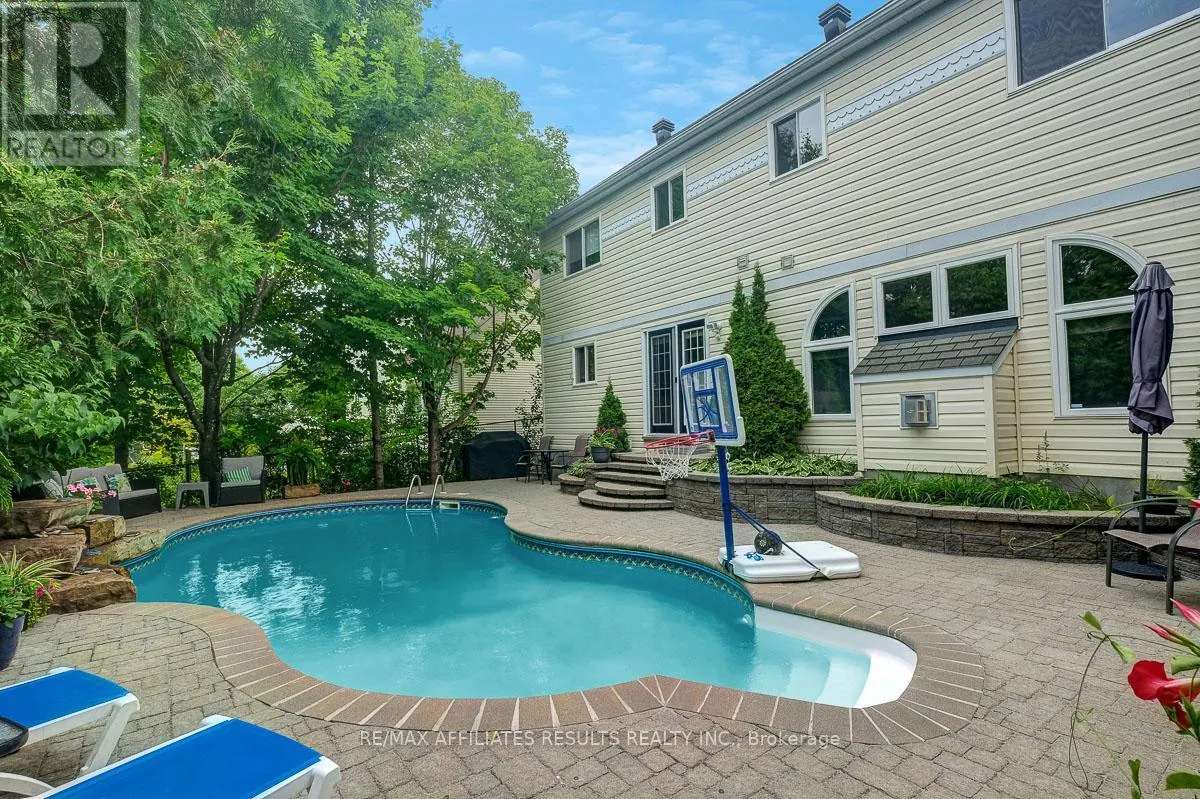 35 CRANTHAM CRESCENT