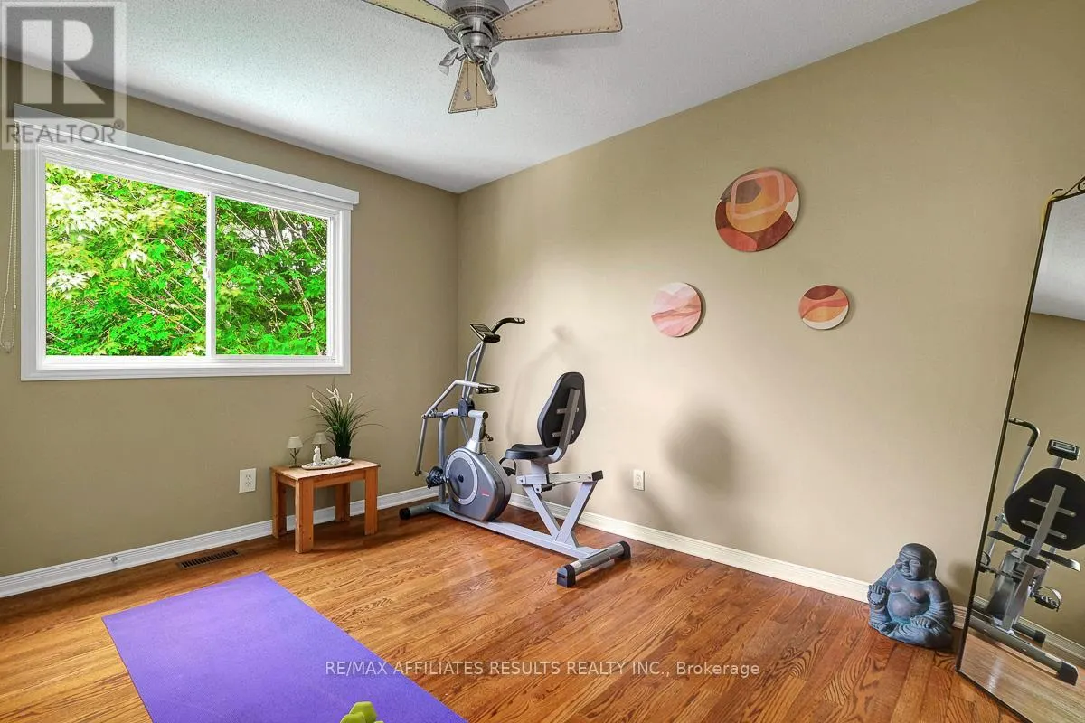 35 CRANTHAM CRESCENT