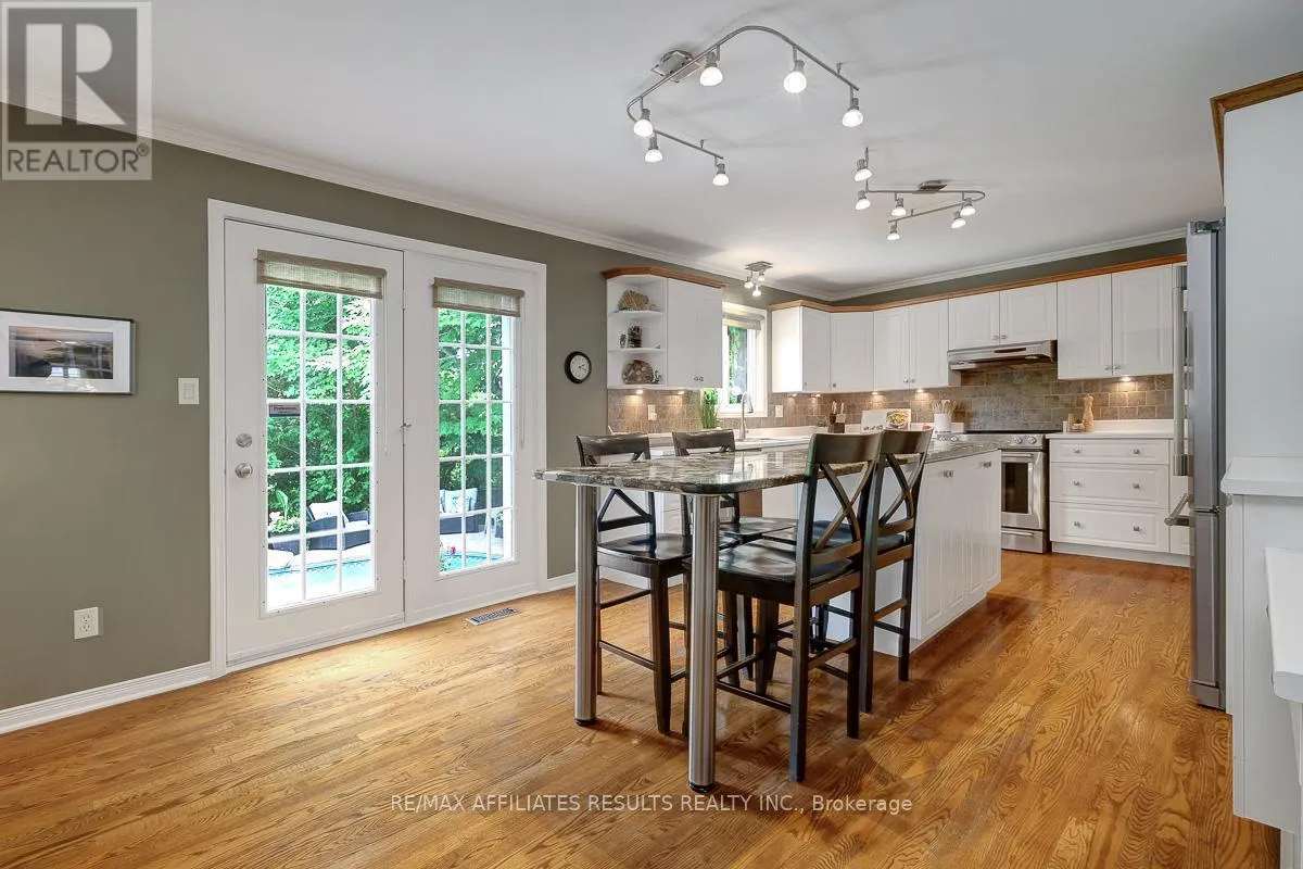 35 CRANTHAM CRESCENT