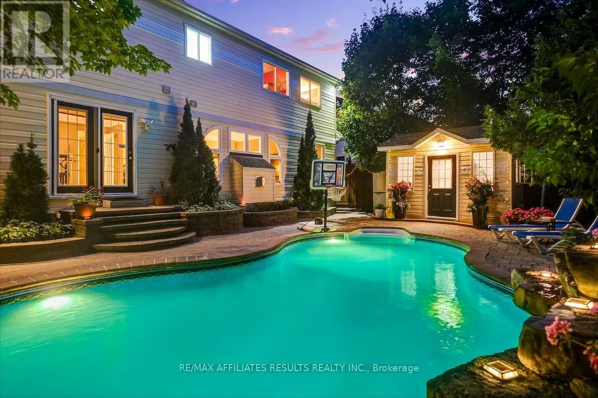 35 CRANTHAM CRESCENT