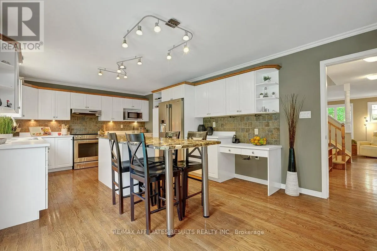 35 CRANTHAM CRESCENT