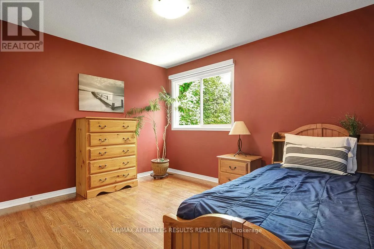 35 CRANTHAM CRESCENT