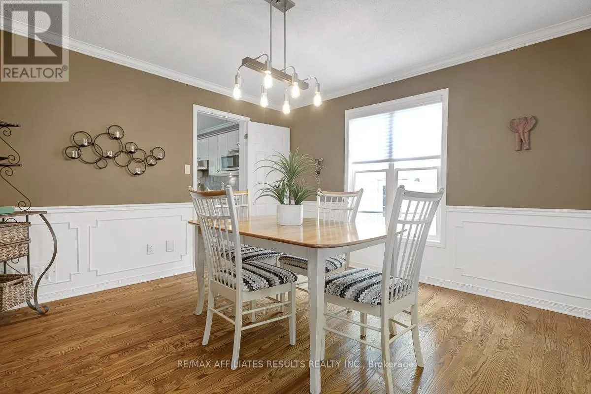 35 CRANTHAM CRESCENT