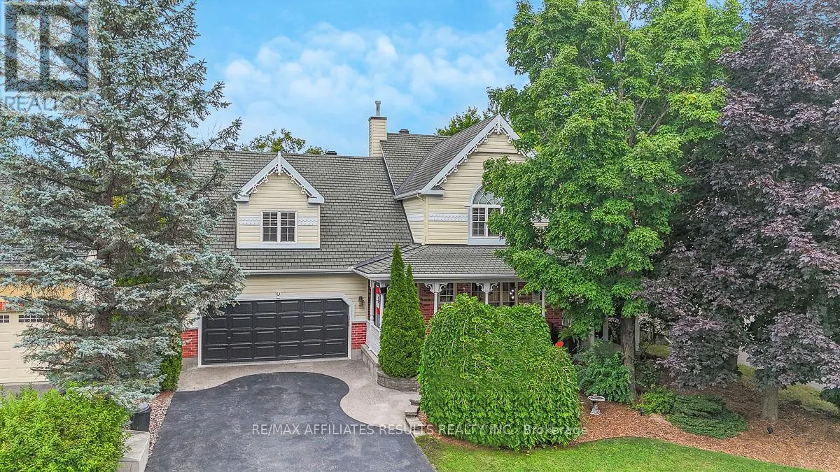35 CRANTHAM CRESCENT
