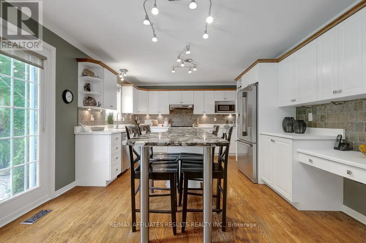 35 CRANTHAM CRESCENT