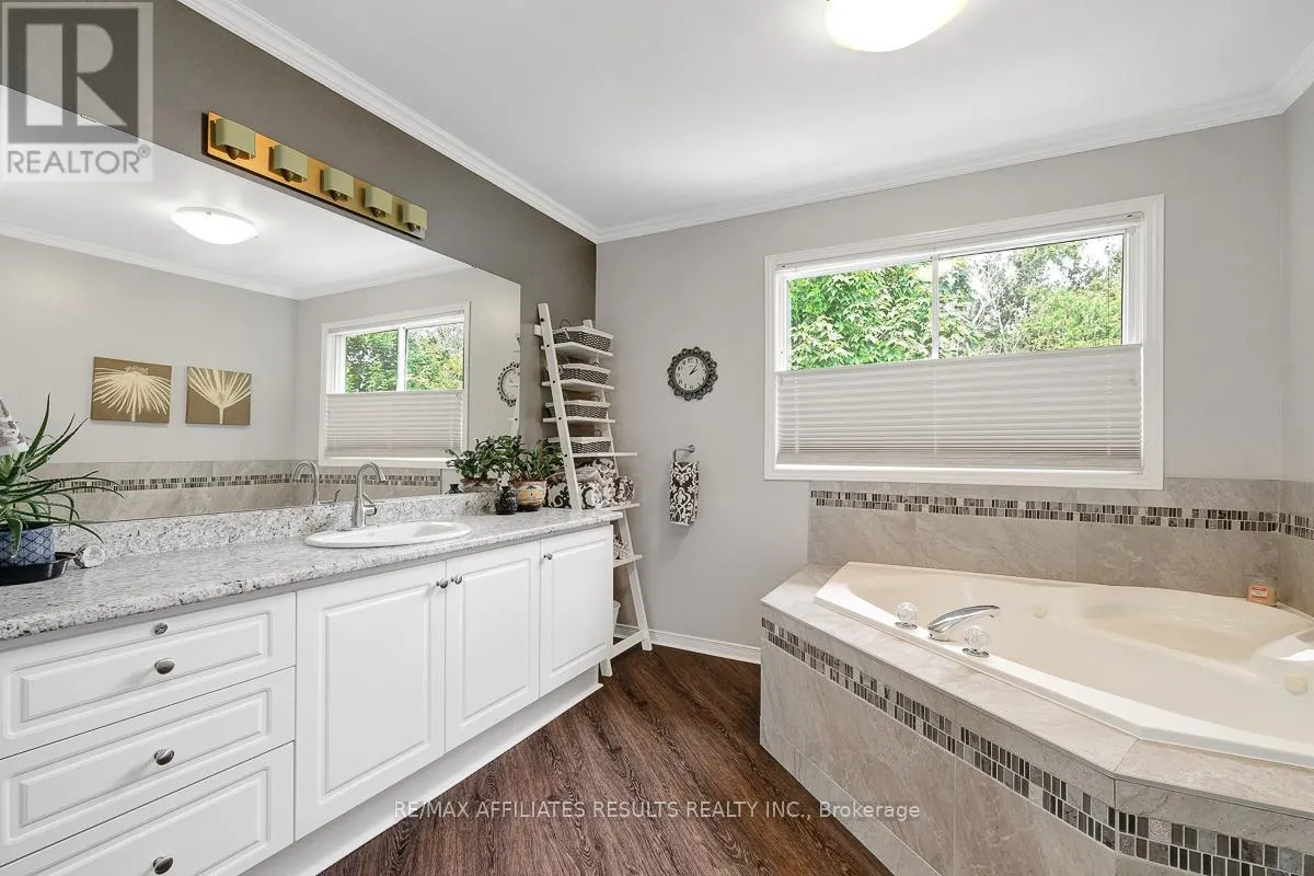 35 CRANTHAM CRESCENT