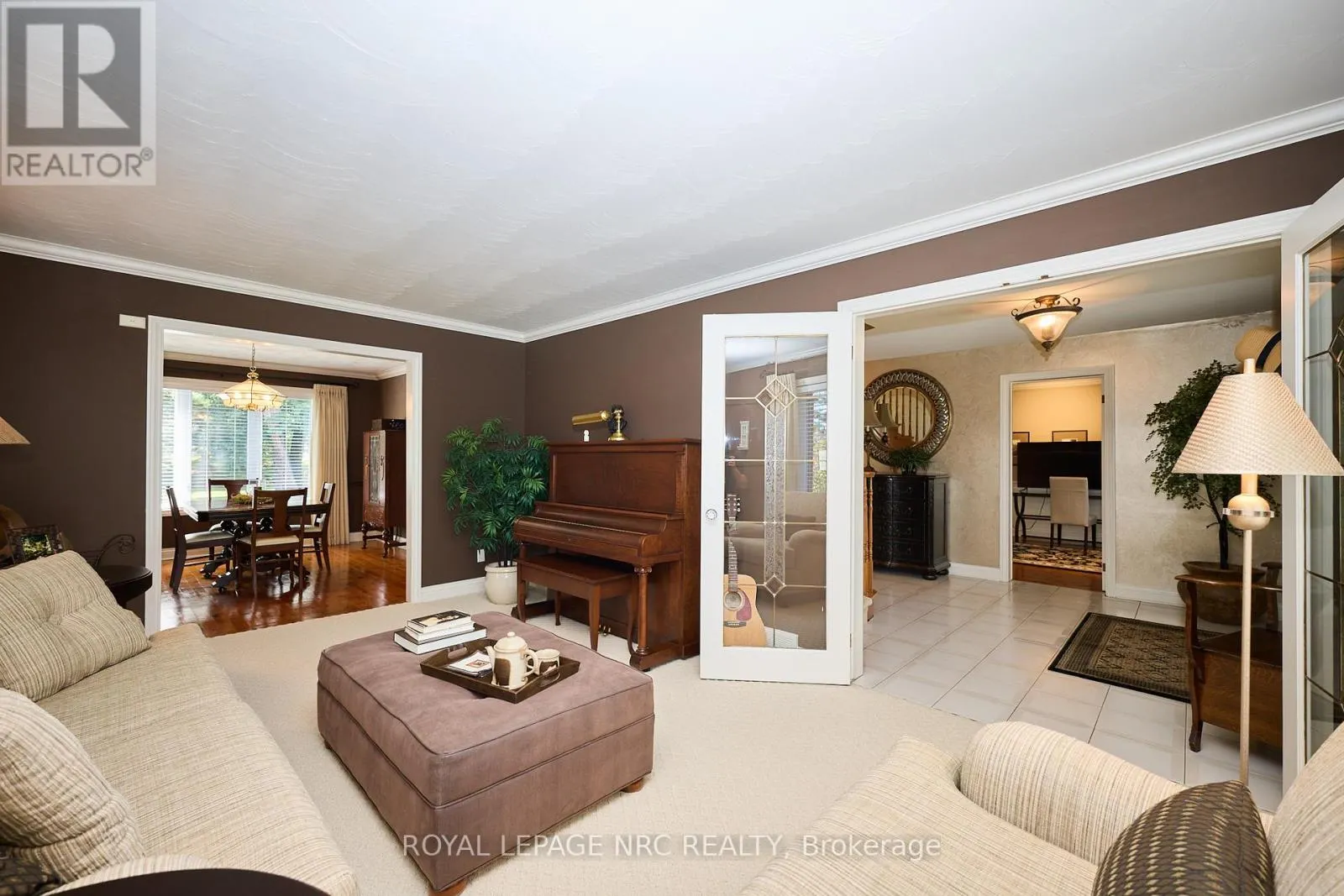 14 SHORTHILL PLACE