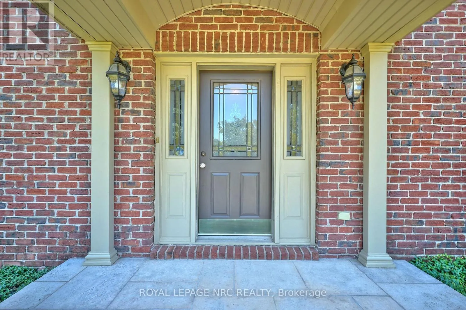 14 SHORTHILL PLACE