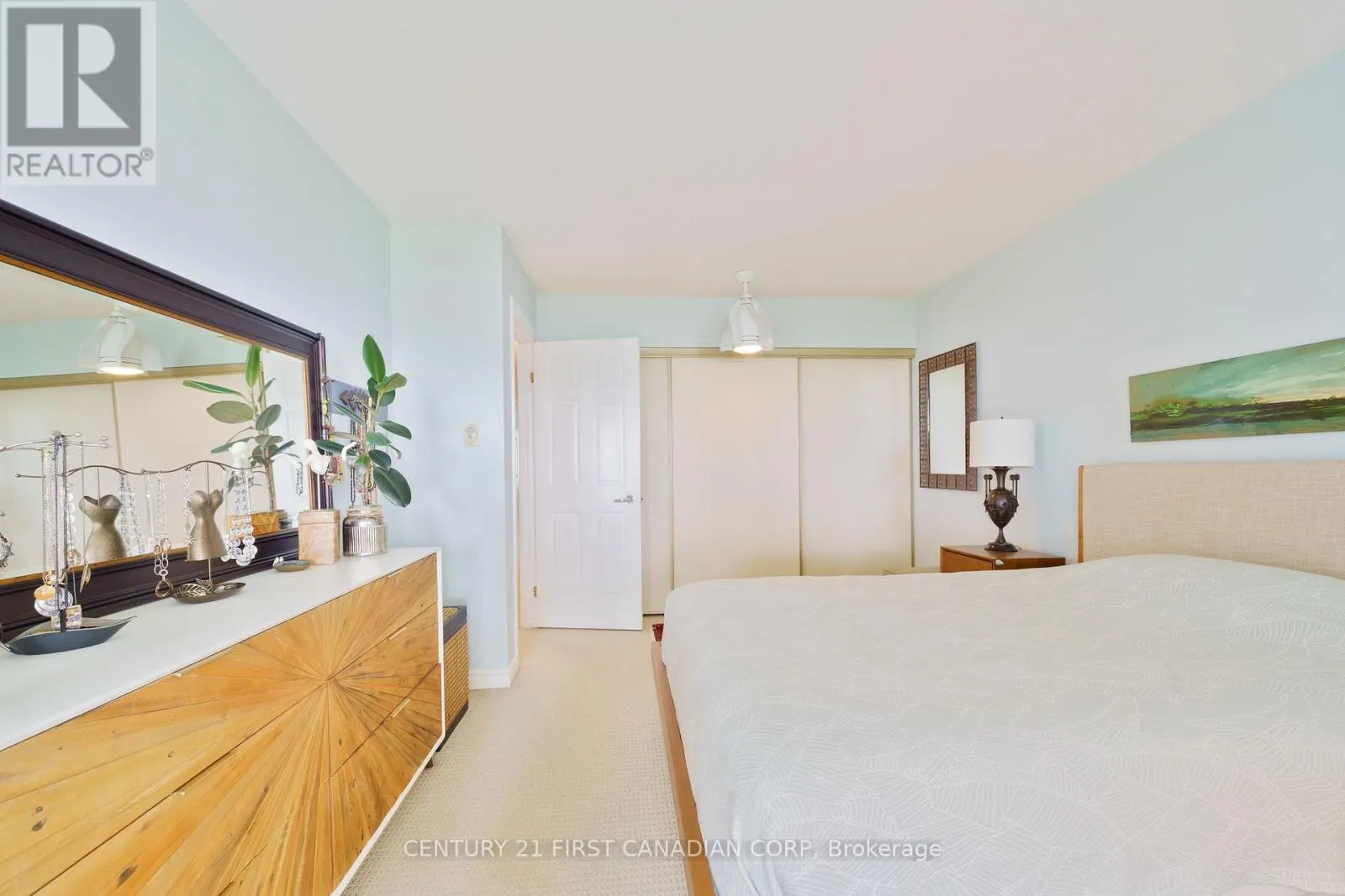 50 - 374 FRONT STREET, #50