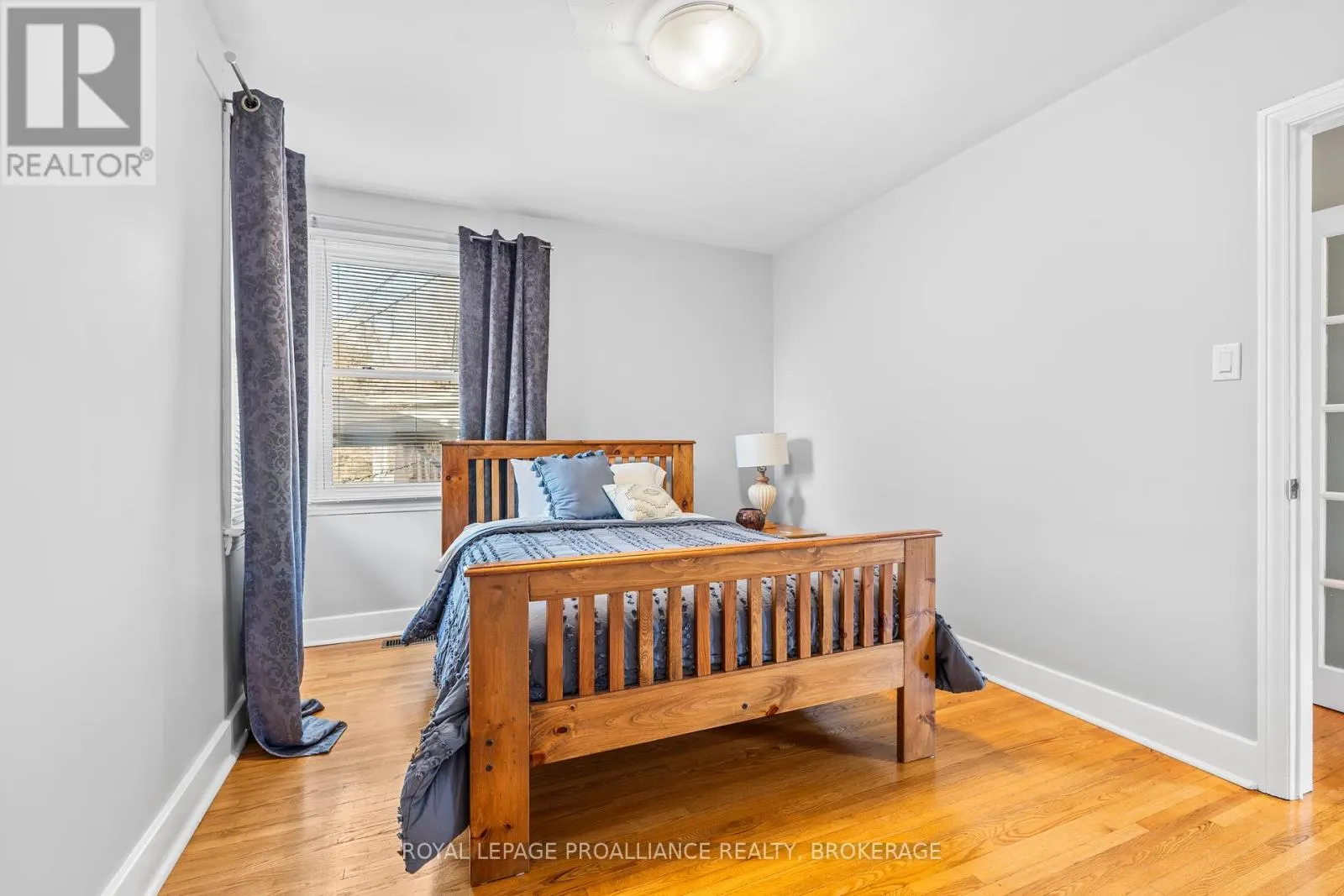 4 STRATHCONA CRESCENT