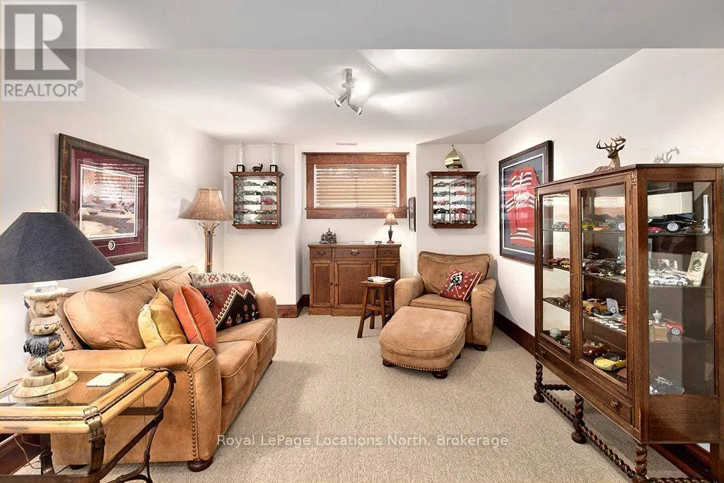 376 SUNSET BOULEVARD