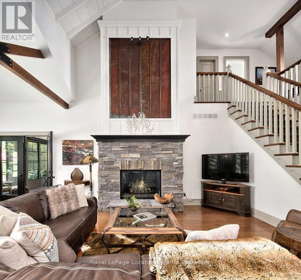 376 SUNSET BOULEVARD