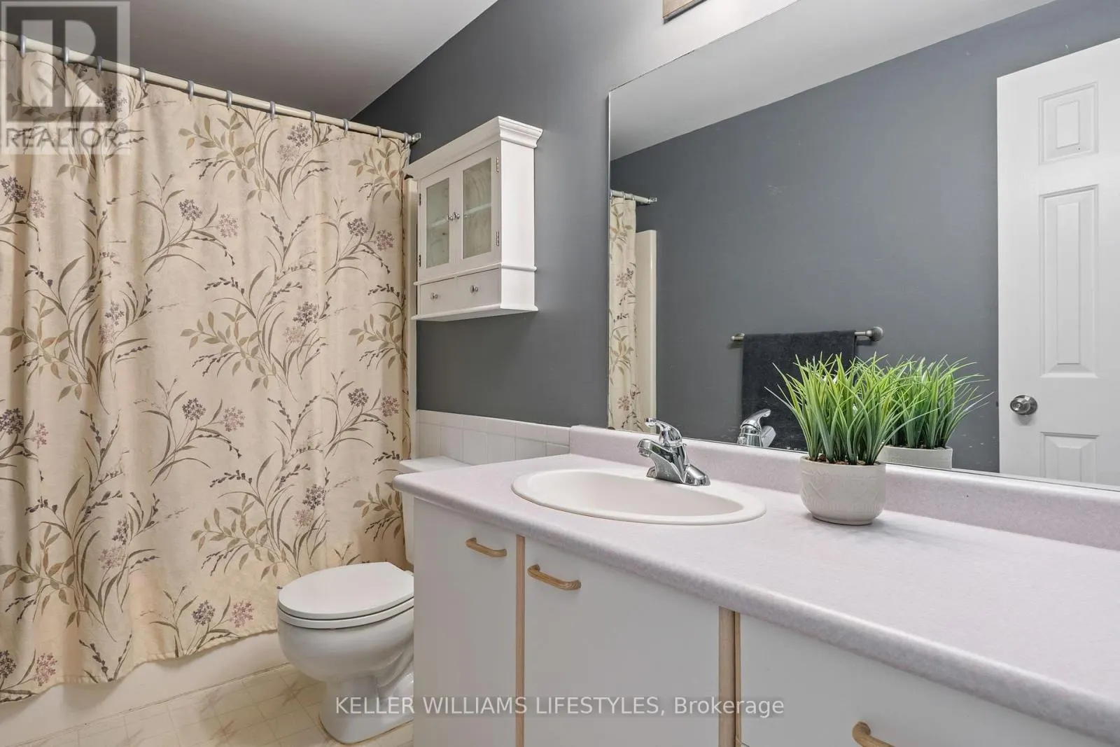 34 - 151 MARTINET AVENUE, #34