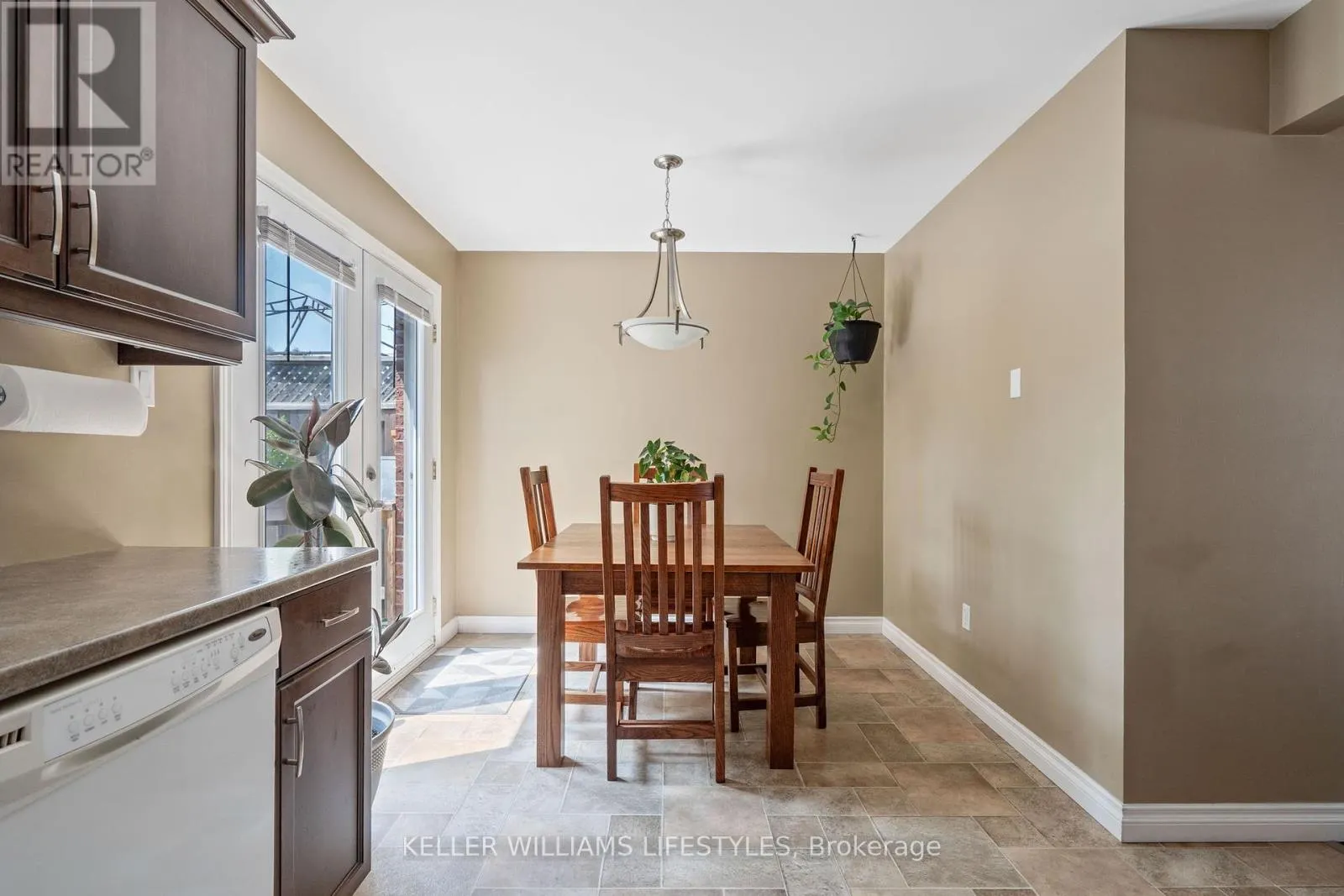 34 - 151 MARTINET AVENUE, #34
