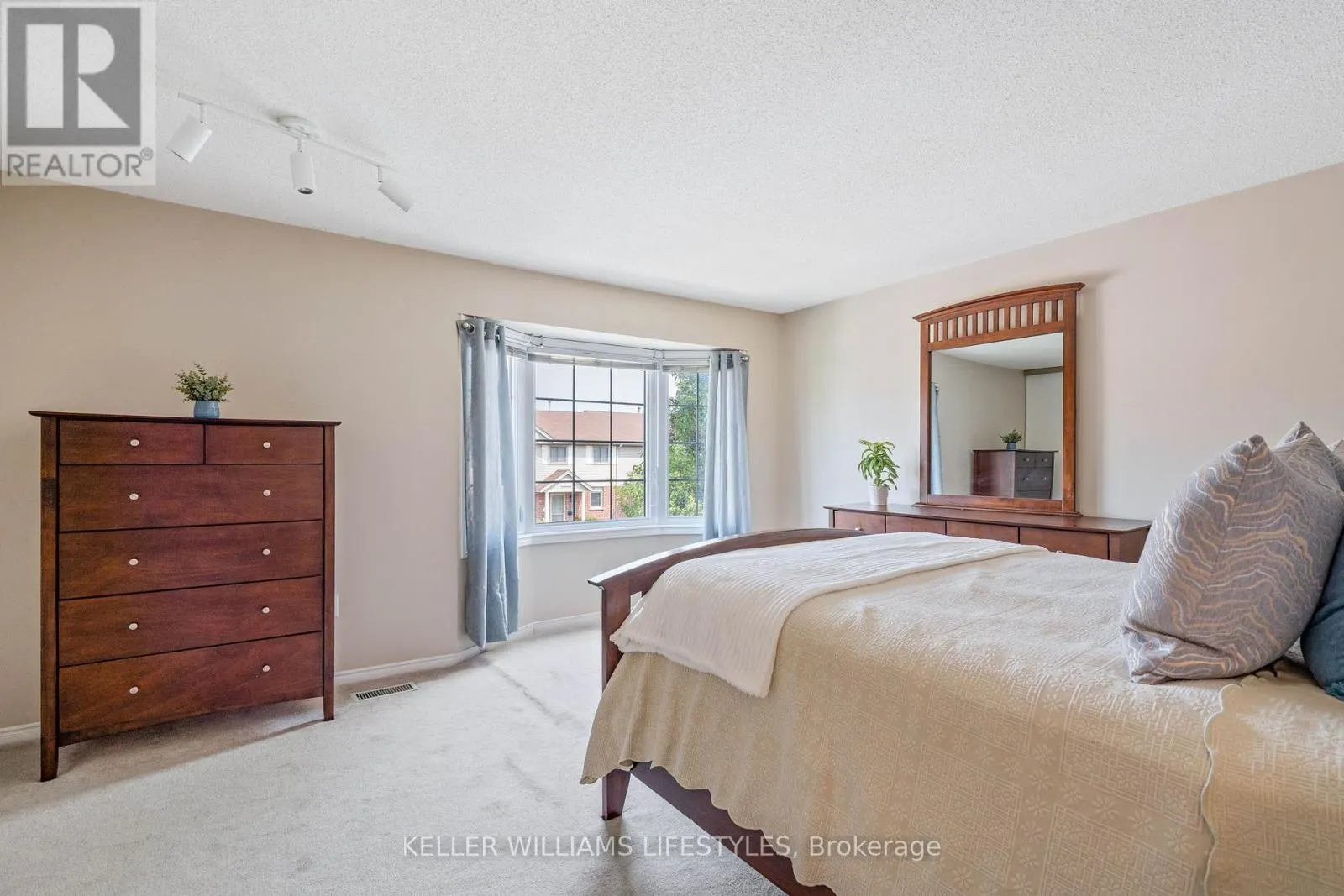 34 - 151 MARTINET AVENUE, #34