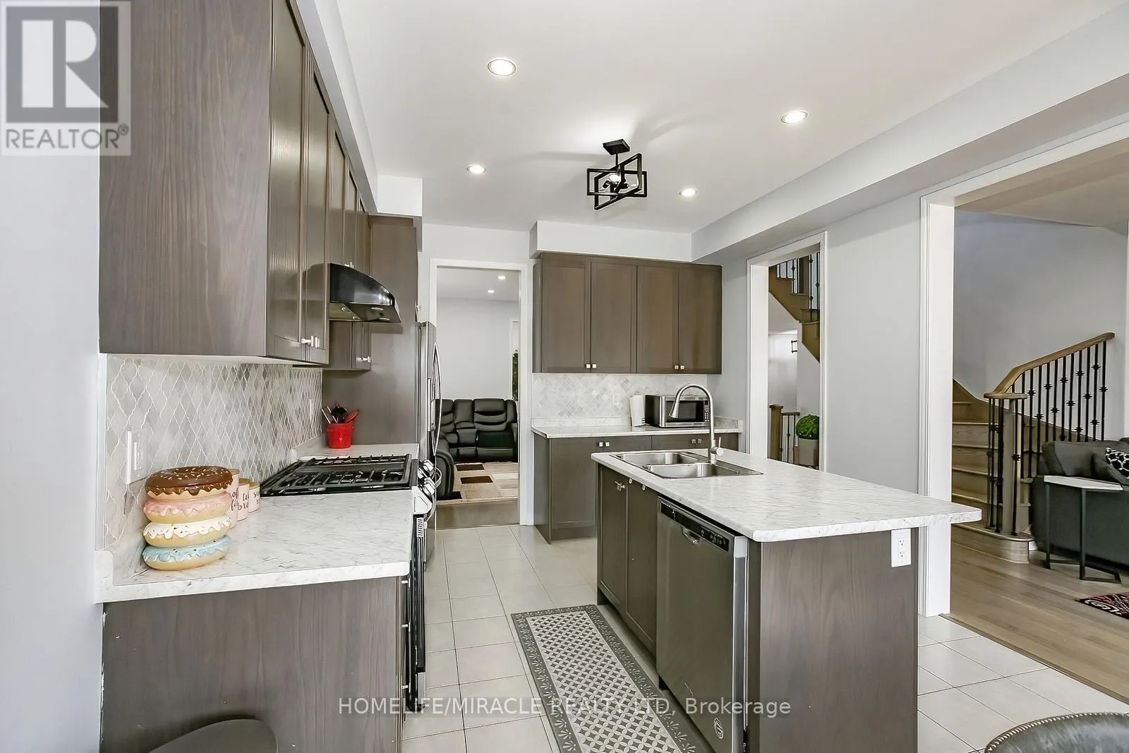 154 MUNRO CIRCLE